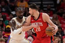 森根谈肘击事件自认判罚「有点轻」 湖人主帅挺艾顿「善良温柔」