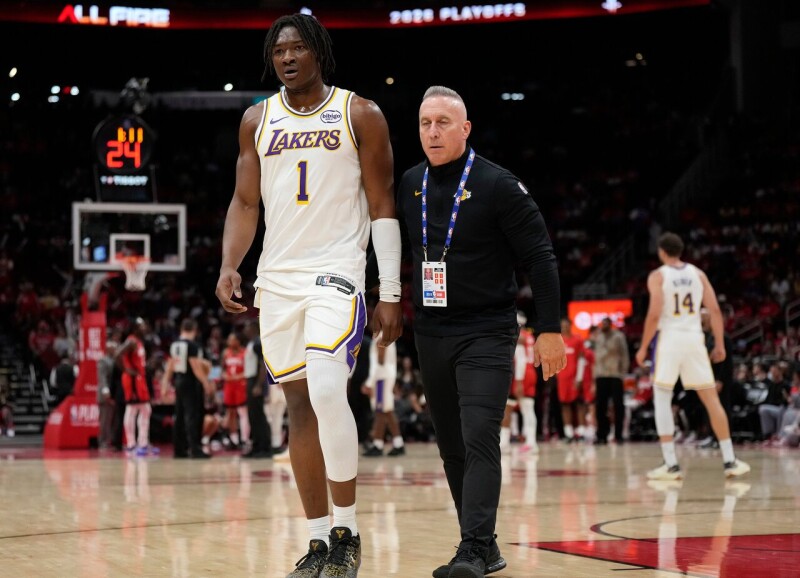 湖人新秀遭「吹布克T」裁判驱逐 詹皇直言：根本毫无道理