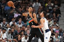 26分钟就飙40分达65场门槛 温班亚玛：像完成既定任务