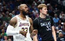 状元佛雷格狂轰45分和詹姆斯合写纪录 独行侠打下残阵湖人