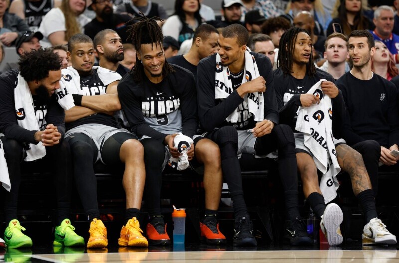 睽违9年再夺单季60胜！马刺年轻战力飙升 纪录仅次两大名门