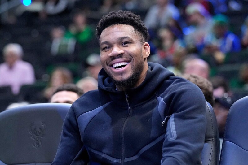 雄鹿季中曾考虑「英雄」交易包 字母哥差点加入热火