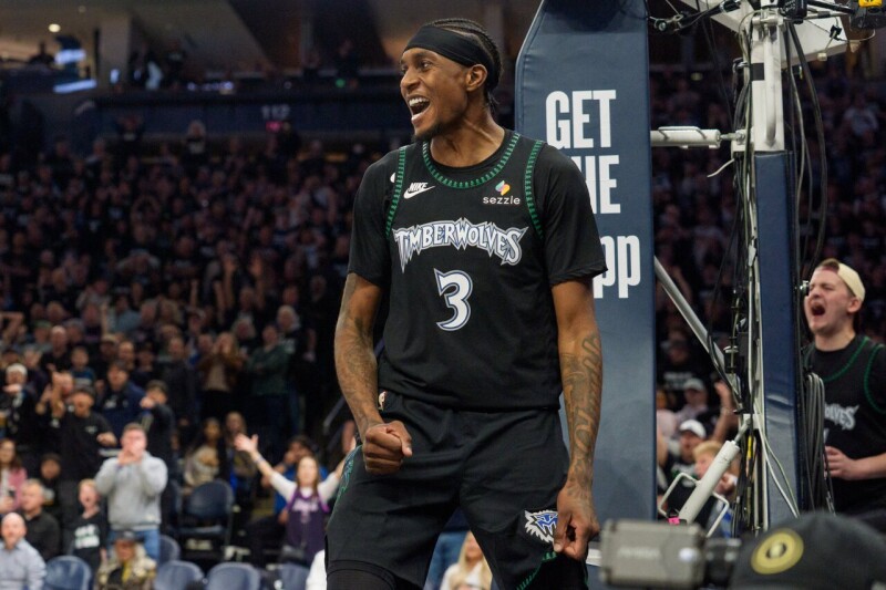 不在乎得分惹怒约柯奇 麦克丹尼尔斯强硬回击：计时器还在跑