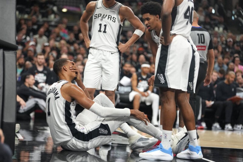 斑马脑震荡疑虑G2提前伤退 开拓者14分大逆转扳平系列赛