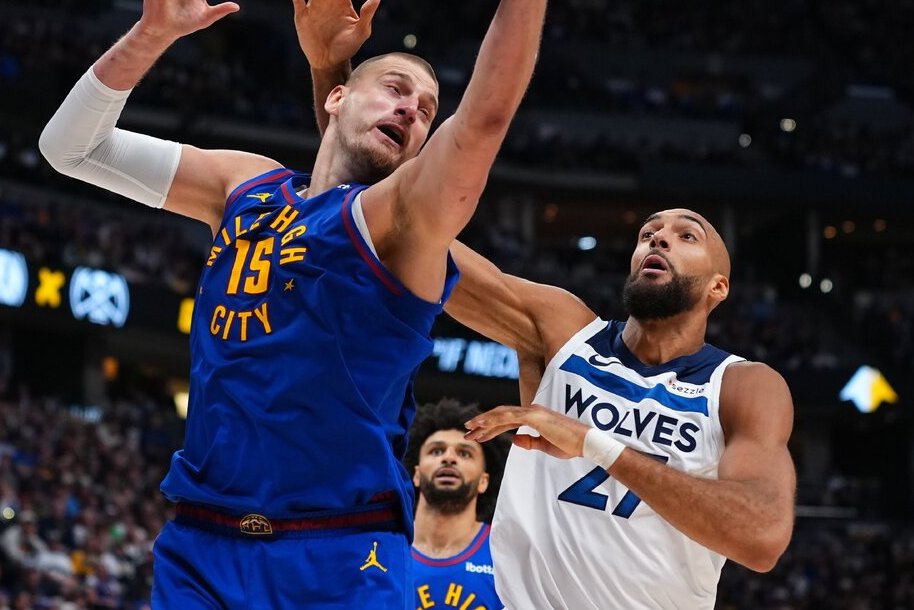 约柯奇末节失常只拿2分 掘金惨遭森林狼逆转系列赛平手