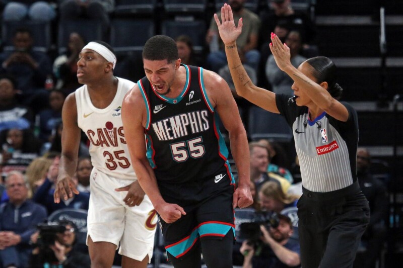 灰熊狂轰29记三分追平纪录仍吞败 骑士主帅赞叹：他们太准了