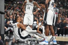 斑马脑震荡疑虑G2提前伤退 开拓者14分大逆转扳平系列赛