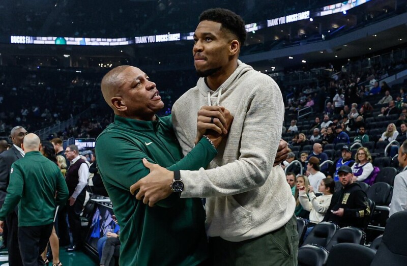 正式宣布辞去雄鹿教头 瑞佛斯上节目浅谈球队内部问题