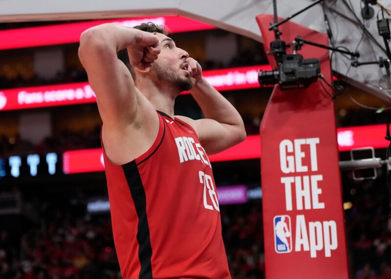 森根精神喊话激励火箭士气 还问汤普森：我的英文讲得好吗？