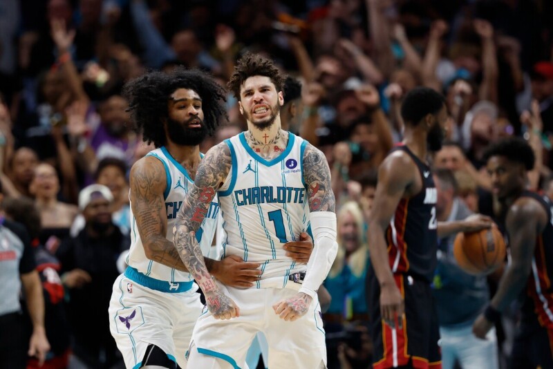 「只是篮球竞争！」小鲍尔强调没有恩怨：希望阿德巴约没事