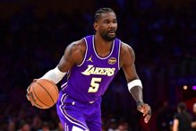 统治禁区狂摘10进攻篮板 湖人艾顿：季后赛没偷懒空间