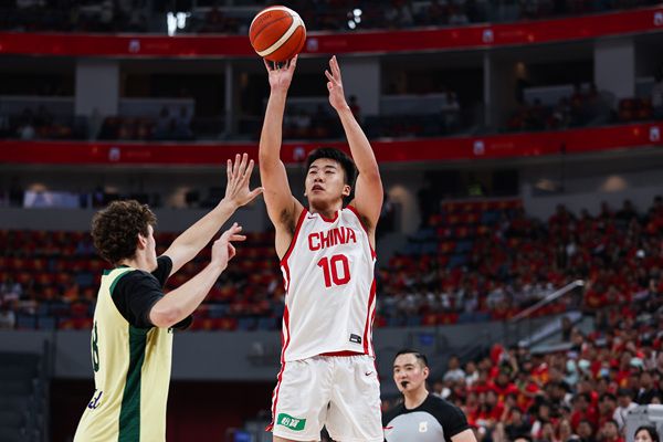 热身赛：中国男篮91-81力克澳洲男篮 王俊杰23+6+4 崔永熙12分