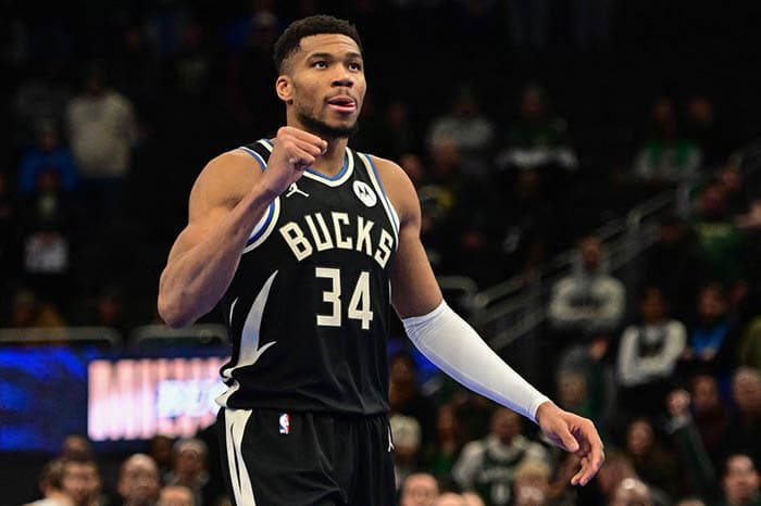 雄鹿连2年闯进NBA杯4强赛 瑞佛斯:我们想赢下冠军 雄鹿连2年闯进NBA杯4强赛 瑞佛斯:我们想赢下冠军