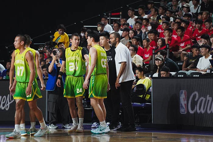 篮球/帕克风靡全场 当教练也夺胜 篮球/帕克风靡全场 当教练也夺胜