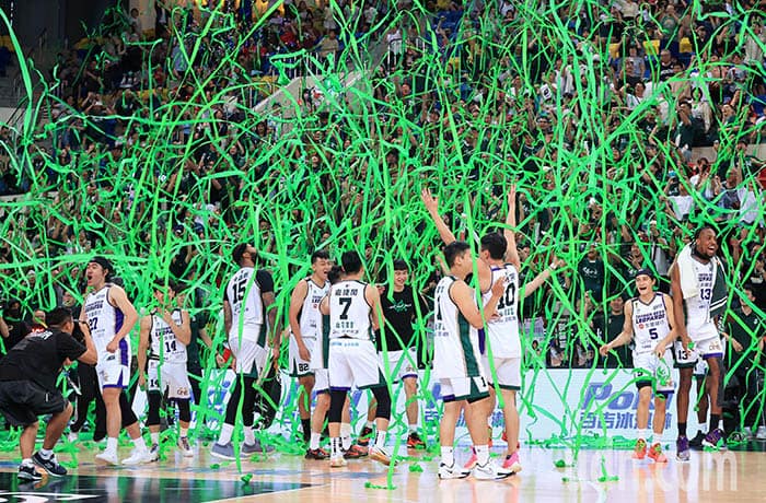 影/云豹4:0横扫战神T1夺冠 卡森斯获颁最有价值球员 影/云豹4:0横扫战神T1夺冠 卡森斯获颁最有价值球员