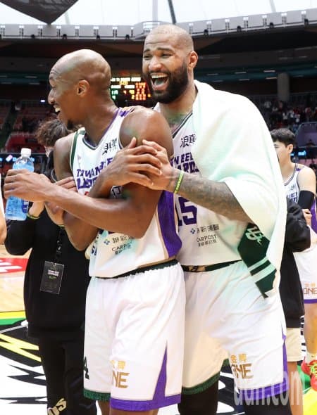 图辑／卡森斯初登板缴双10 云豹大胜猎鹰夺队史最长5连胜