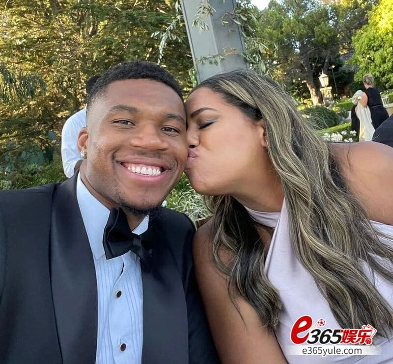 字母哥名字由来?字母哥全名雅尼斯·阿德托昆博 字母哥名字由来?字母哥全名雅尼斯·阿德托昆博