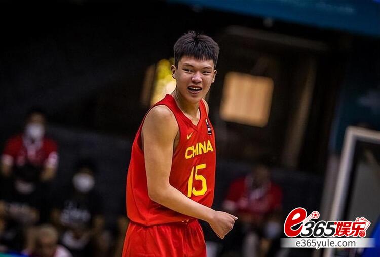 杨瀚森：中国篮球新秀崭露头角，未来可期