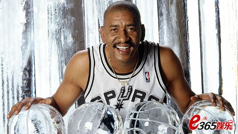 马刺队史前25位｜乔治-格文(1974-1985)