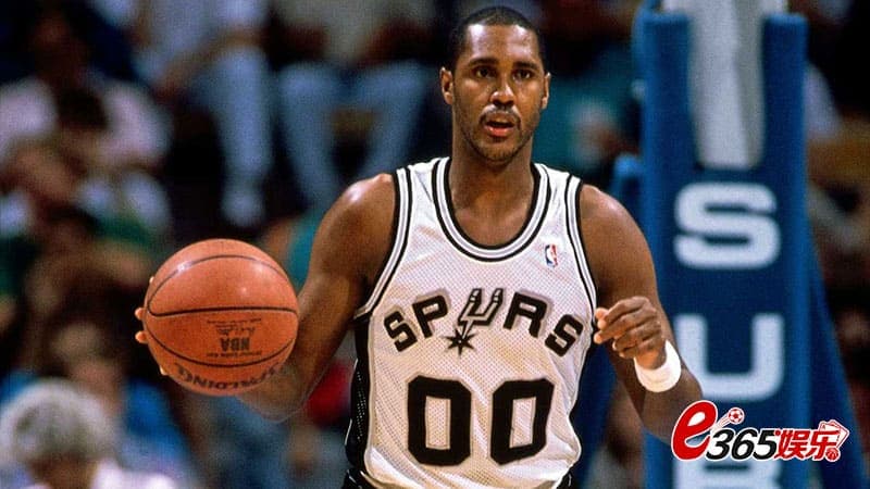 马刺队史最佳25球员｜约翰尼-摩尔(1980-1988,1989-1990)