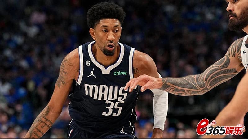 湖人将在NBA球员交易市场与克里斯蒂安-伍德签下一份两年合同 湖人将在NBA球员交易市场与克里斯蒂安-伍德签下一份两年合同