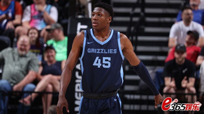 灰熊官宣以双向合同在NBA球员交易市场签下新秀GG-杰克逊 灰熊官宣以双向合同在NBA球员交易市场签下新秀GG-杰克逊