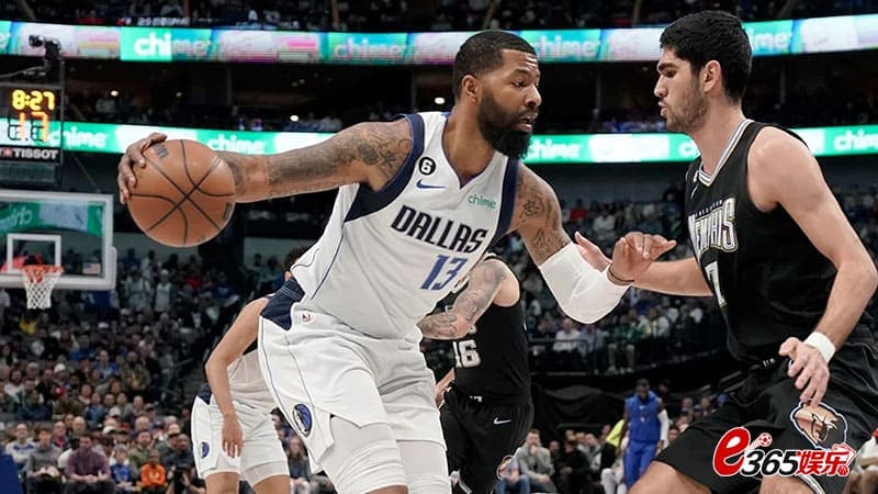 独行侠官宣签回马基夫-莫里斯 独行侠官宣签回马基夫-莫里斯