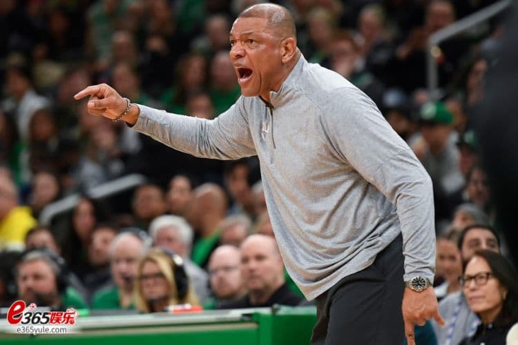 米尔沃基雄鹿主帅格里芬下课！里弗斯将接手帅位