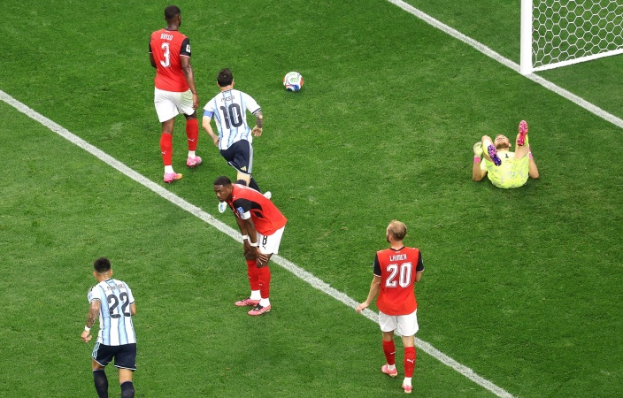 阿根廷2-0奥地利:梅西双响加冕世界杯射 阿根廷2-0奥地利:梅西双响加冕世界杯射