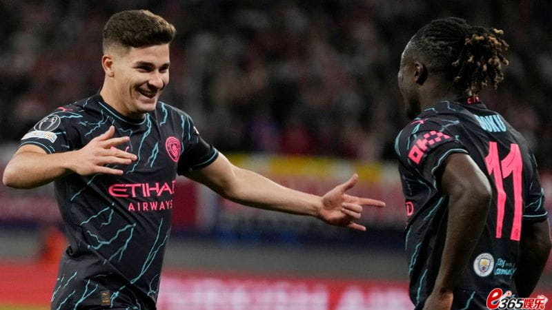 欧冠|波尔图0-1巴塞罗那,费兰托雷斯替补建功,莱万重伤退场 欧冠|波尔图0-1巴塞罗那,费兰托雷斯替补建功,莱万重伤退场