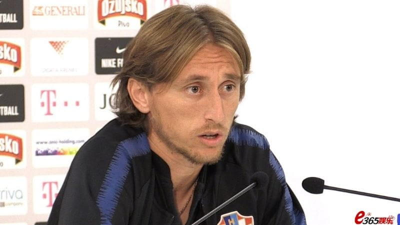 奥地利2-3比利时，卢克巴吉奥单场双响，比利时率先出线