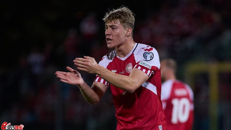 葡萄牙5-0波黑,C罗连两场双响,葡萄牙8连胜锁定J组龙头 葡萄牙5-0波黑,C罗连两场双响,葡萄牙8连胜锁定J组龙头