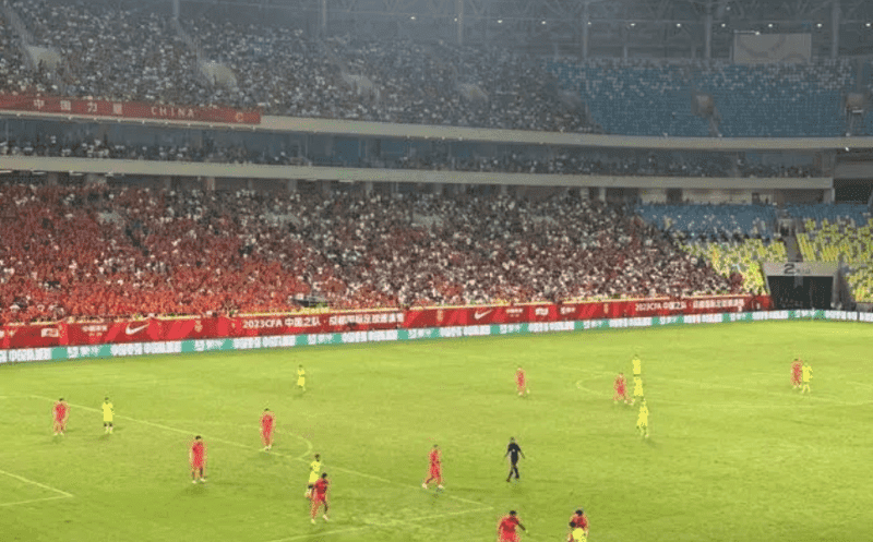 国足0-1不敌叙利亚！全场18次射门没进球，扬科维奇回应