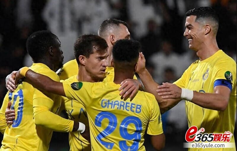 C罗年度53球!再次问鼎全球2023年度射手王 C罗年度53球!再次问鼎全球2023年度射手王