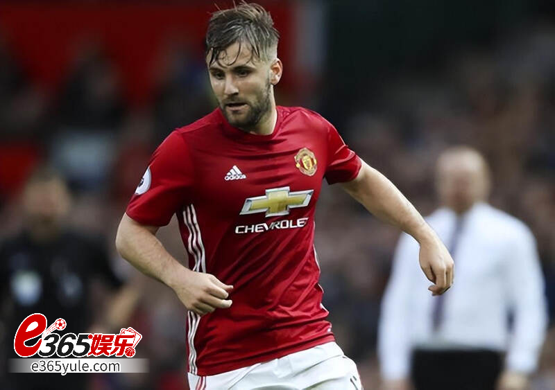 卢克·肖伤病困扰成隐忧,曼联防线再度动荡 卢克·肖伤病困扰成隐忧,曼联防线再度动荡