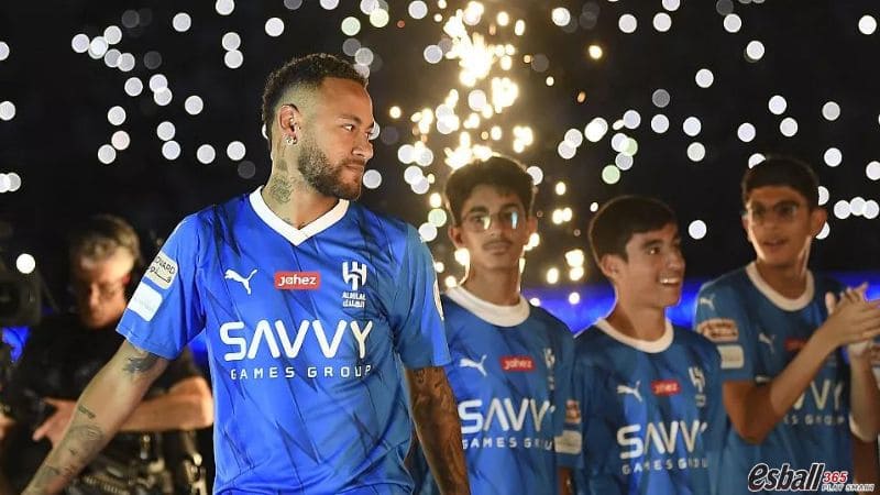 金童再见！内马尔总价1亿欧元转战利雅得新月，年薪1.5亿美元