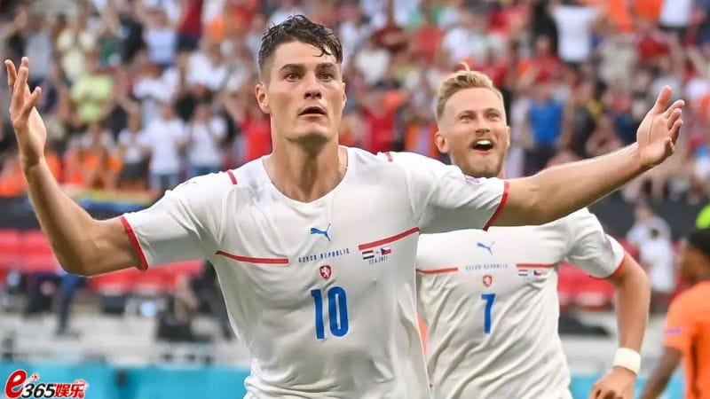 波兰vs捷克前瞻投注分析，捷克抢E组龙头，波兰不能再输