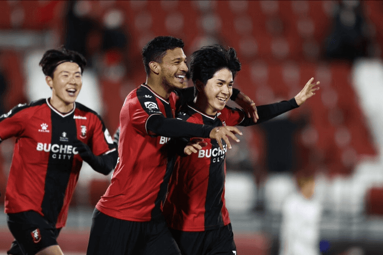 韩K2联赛富川FCvs水原三星:绿茵场上的火花四溅,谁将主宰胜局? 韩K2联赛富川FCvs水原三星:绿茵场上的火花四溅,谁将主宰胜局?